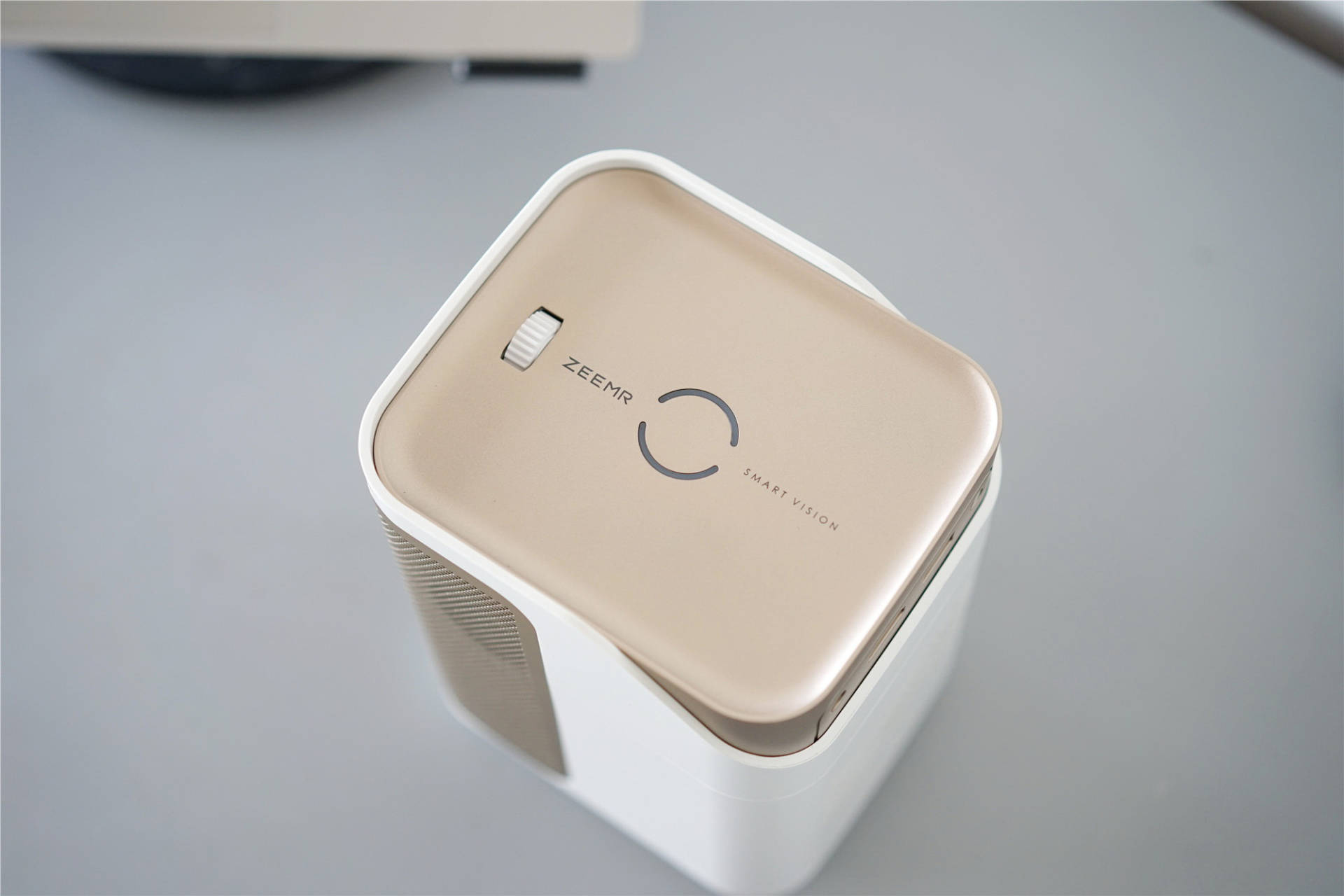 千元以上的投影仪好用吗,千元投影仪有哪些是真1080p的