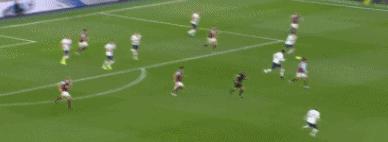 同样是天王为何刘德华能红到现在,亚洲足球天王