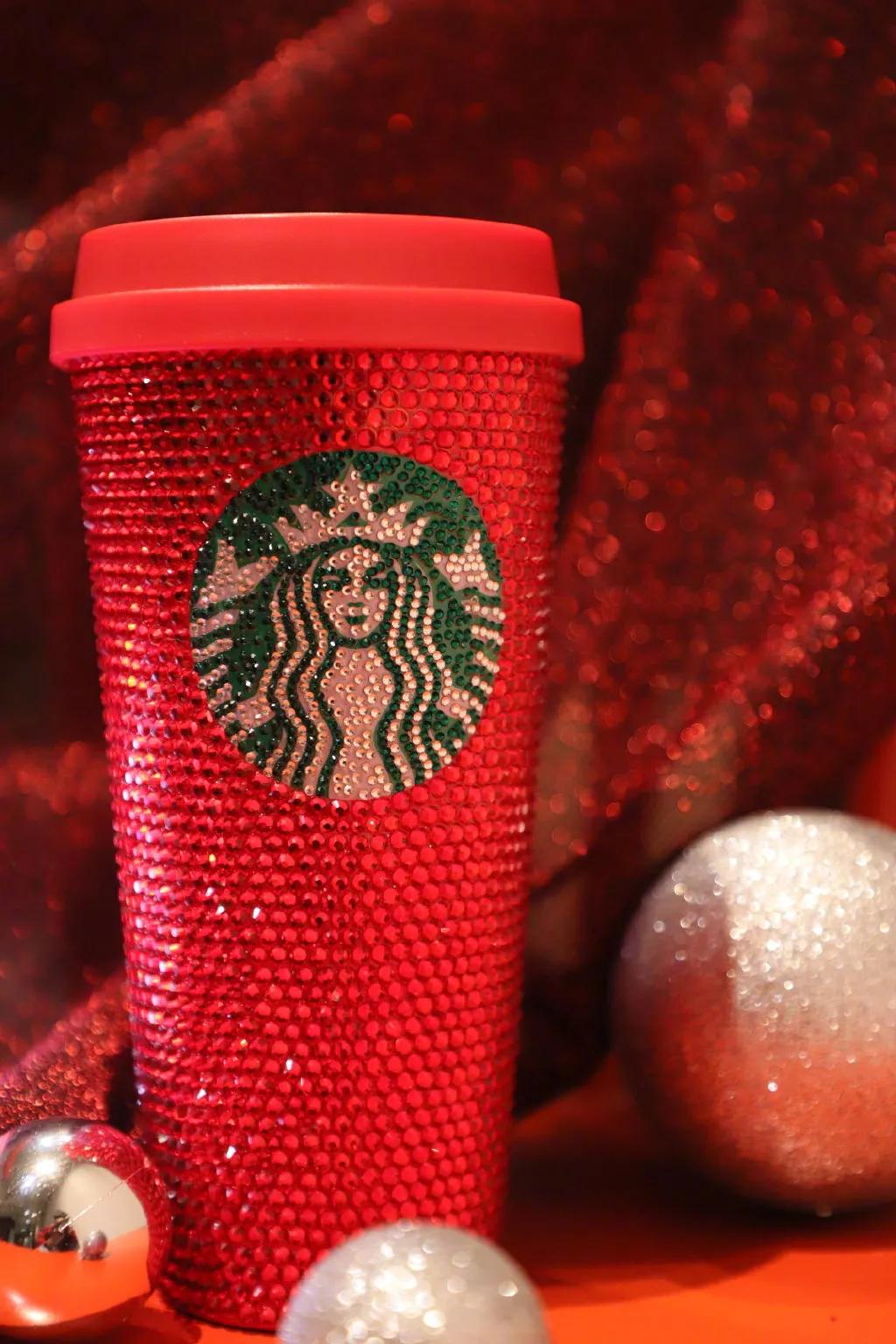 被星巴克的圣诞款设计，“闪”到了