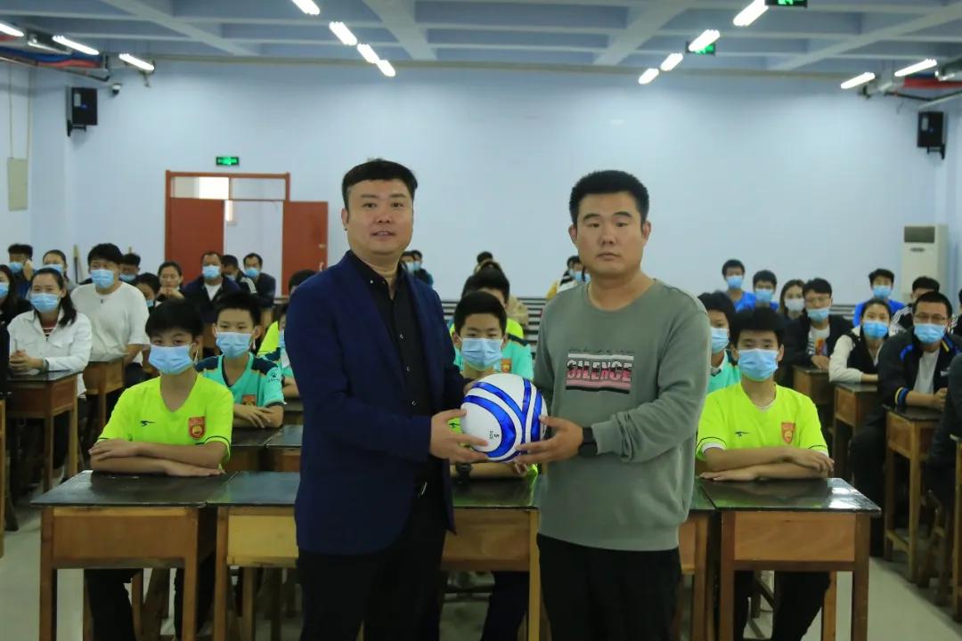 足球捐赠仪式活动策划方案,足球捐赠公益项目