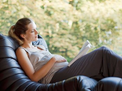 羊水太少会导致婴儿怎么样,孕妇羊水少吃什么汤能补充羊水