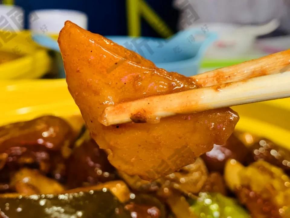 多嘴肉蟹煲餐厅设计,多嘴肉蟹煲点评