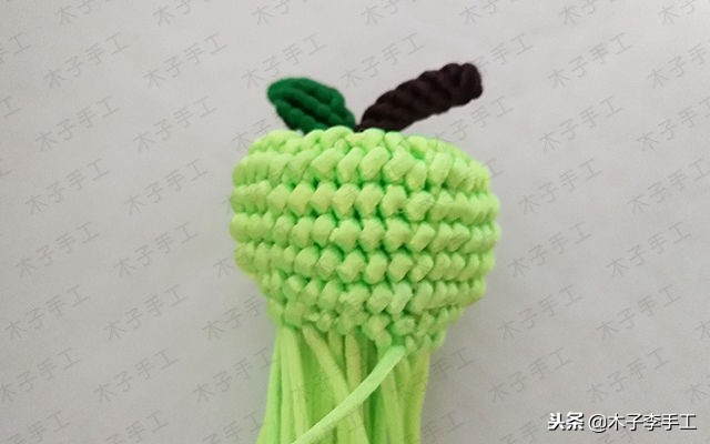 立体苹果的编织方法,小苹果的手工编法教程