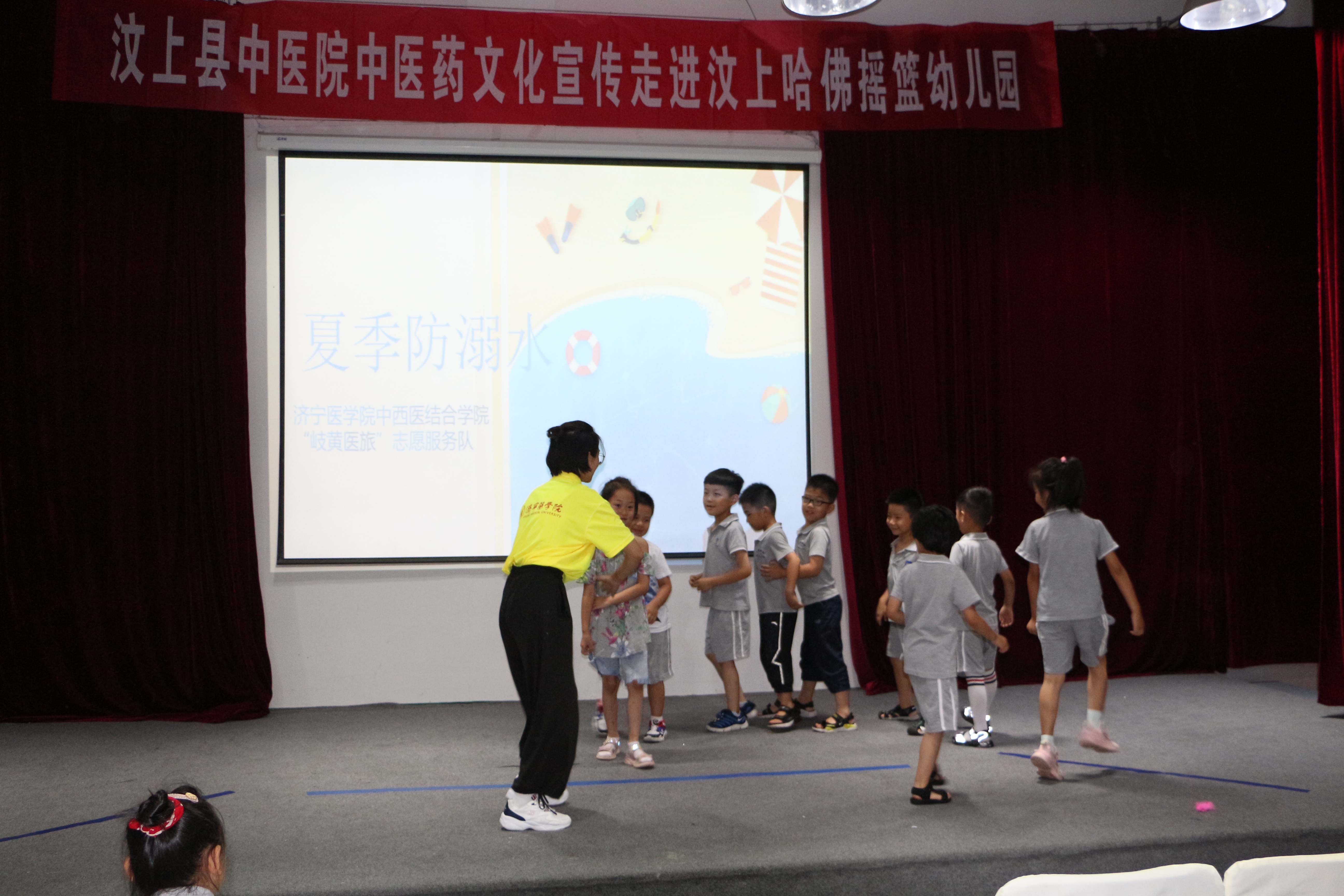 防溺水心肺复苏公益视频,心肺复苏应急救护培训活动