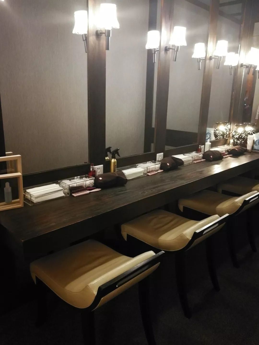 上海街头指压店,横评竖评