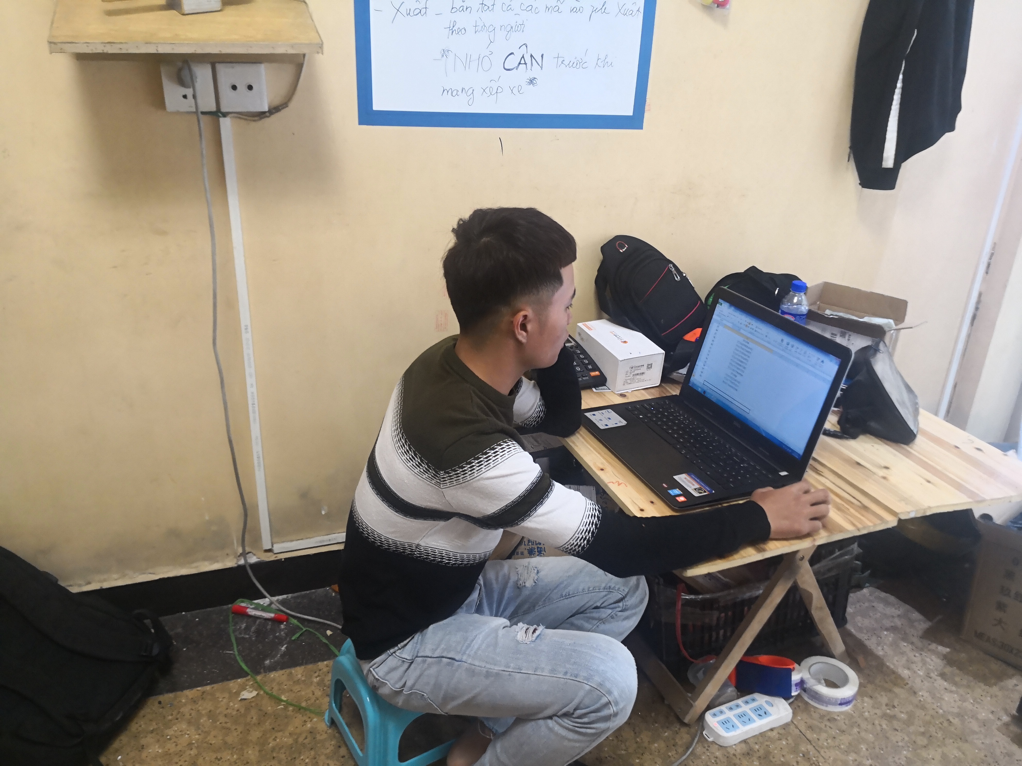 轮椅卖家，天猫双11给女儿买高档小红鞋，只给自己买一张手机贴膜