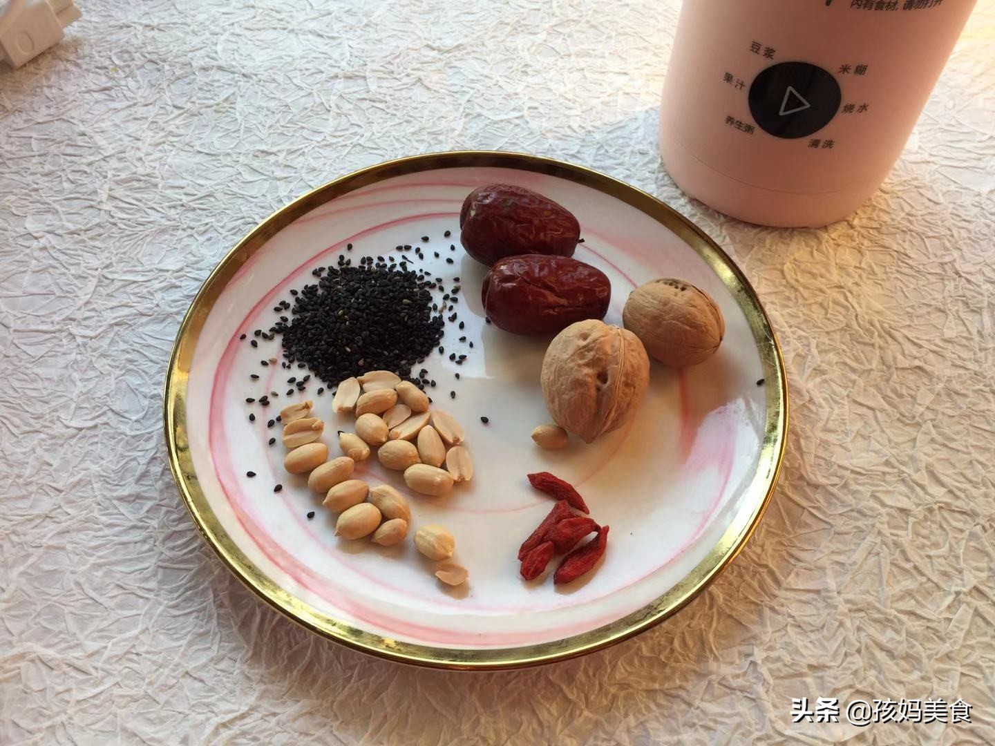 经常熬夜早上喝一杯水,经常熬夜来一杯枸杞茶