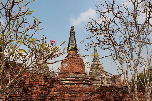 泰国死亡铁路离首都曼谷有多远,泰国死亡铁路在哪里