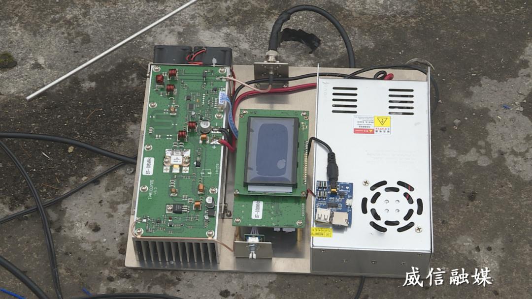 威信县壹号公馆小区惊现“黑广播”电台
