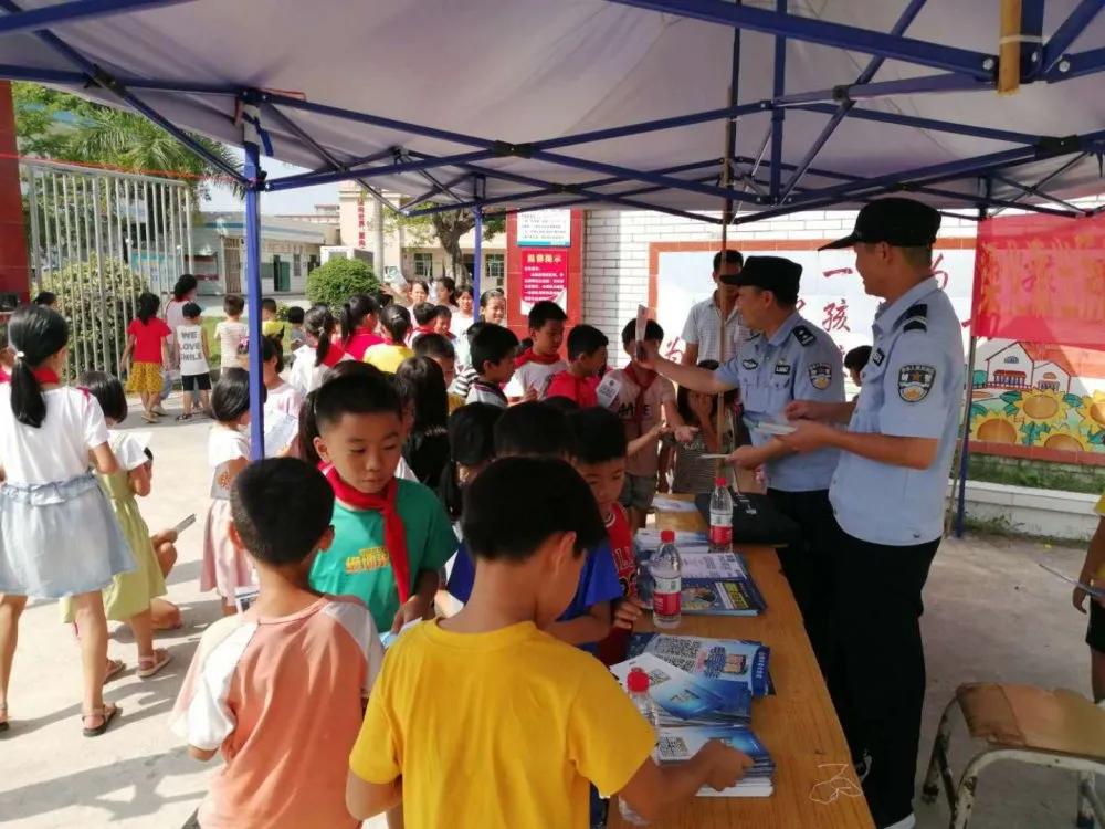 戳戳戳,这群人在惠东挨家挨户、街头摆摊,只为了……