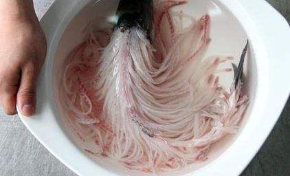 中国厨师给日本人做生鱼片,日本大师级料理生鱼片