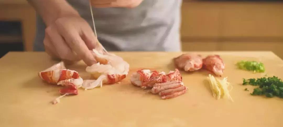 龙虾汤泡饭太美味了,吃龙虾剩下的汤泡饭