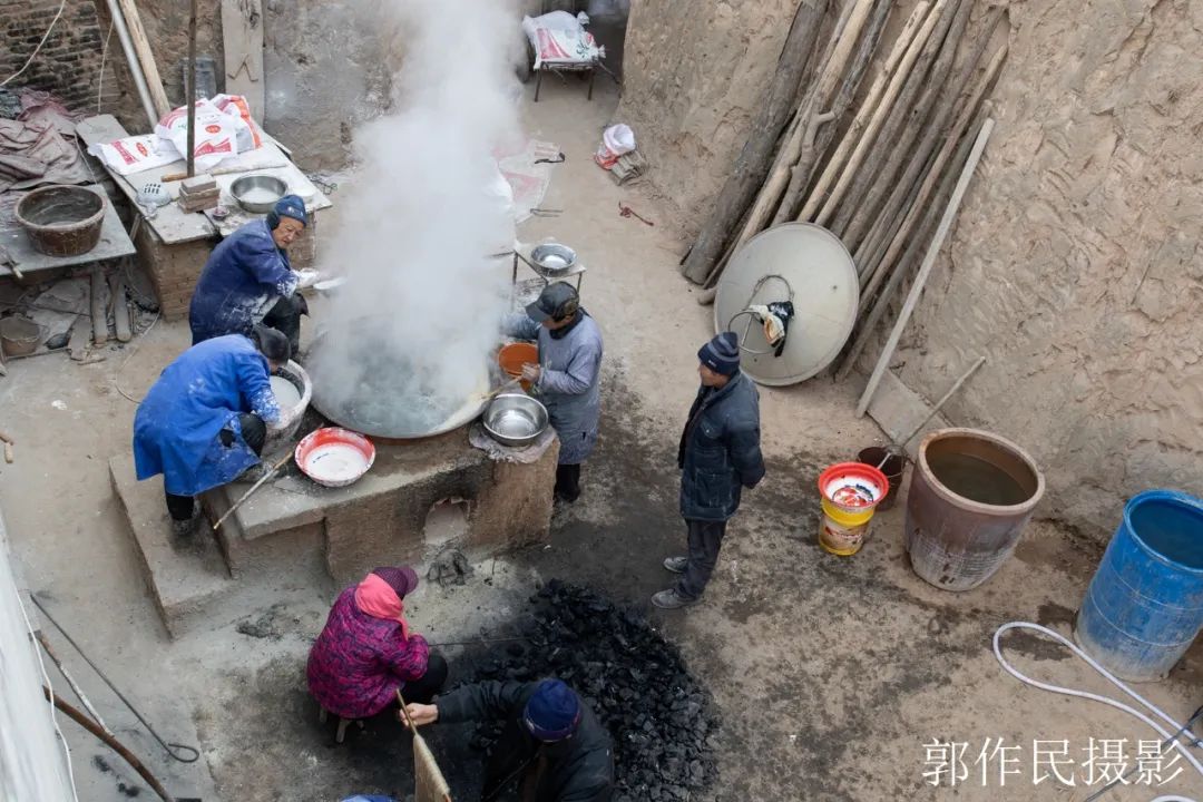 山东漏粉条的过程视频,漏瓢式粉条制作技术视频