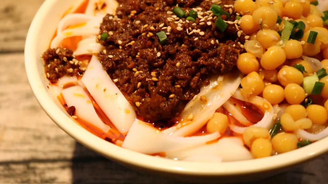 我只吃小面！打卡了这家手工粉后我真香了