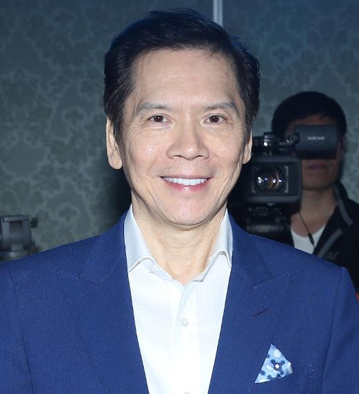 向华强看吴京,向华强为向佐拍的电影