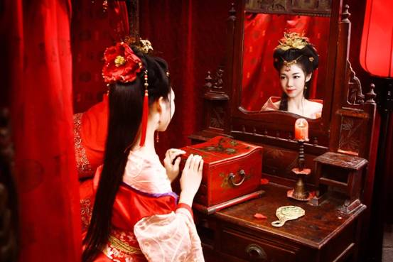 商代妇好墓出土调色器图片,商代妇好墓有弓形器吗