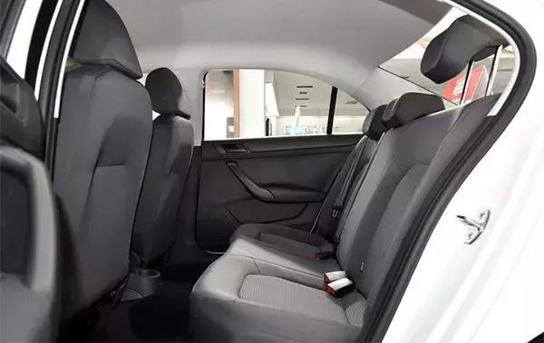 桑塔纳手动挡风尚版提车,大众1.6手动挡桑塔纳多少钱