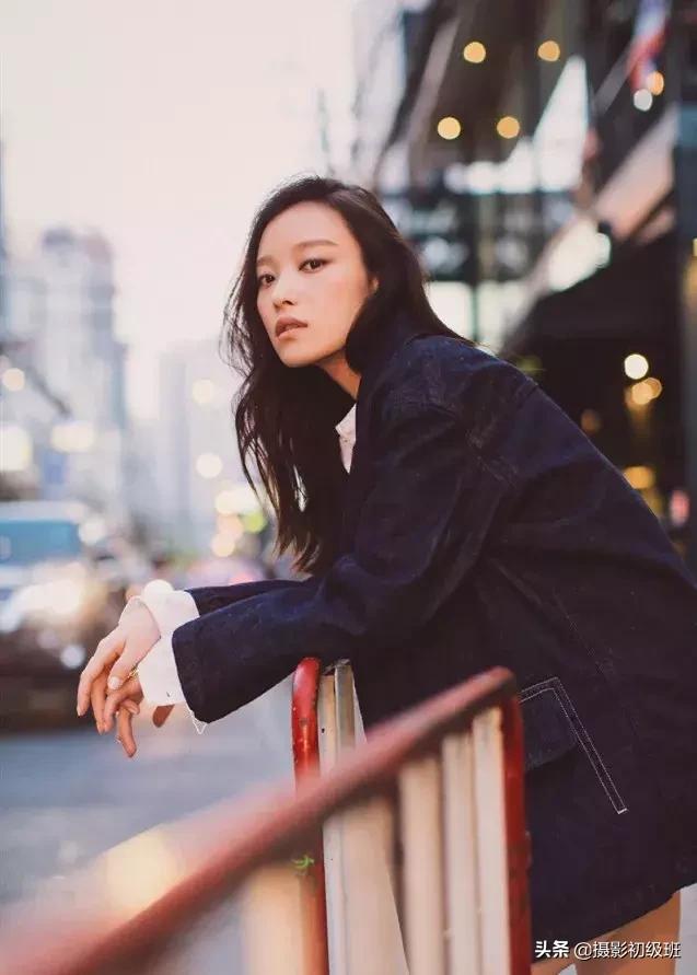 拍照怎么摆姿势更自然,如何拍照姿势不僵硬