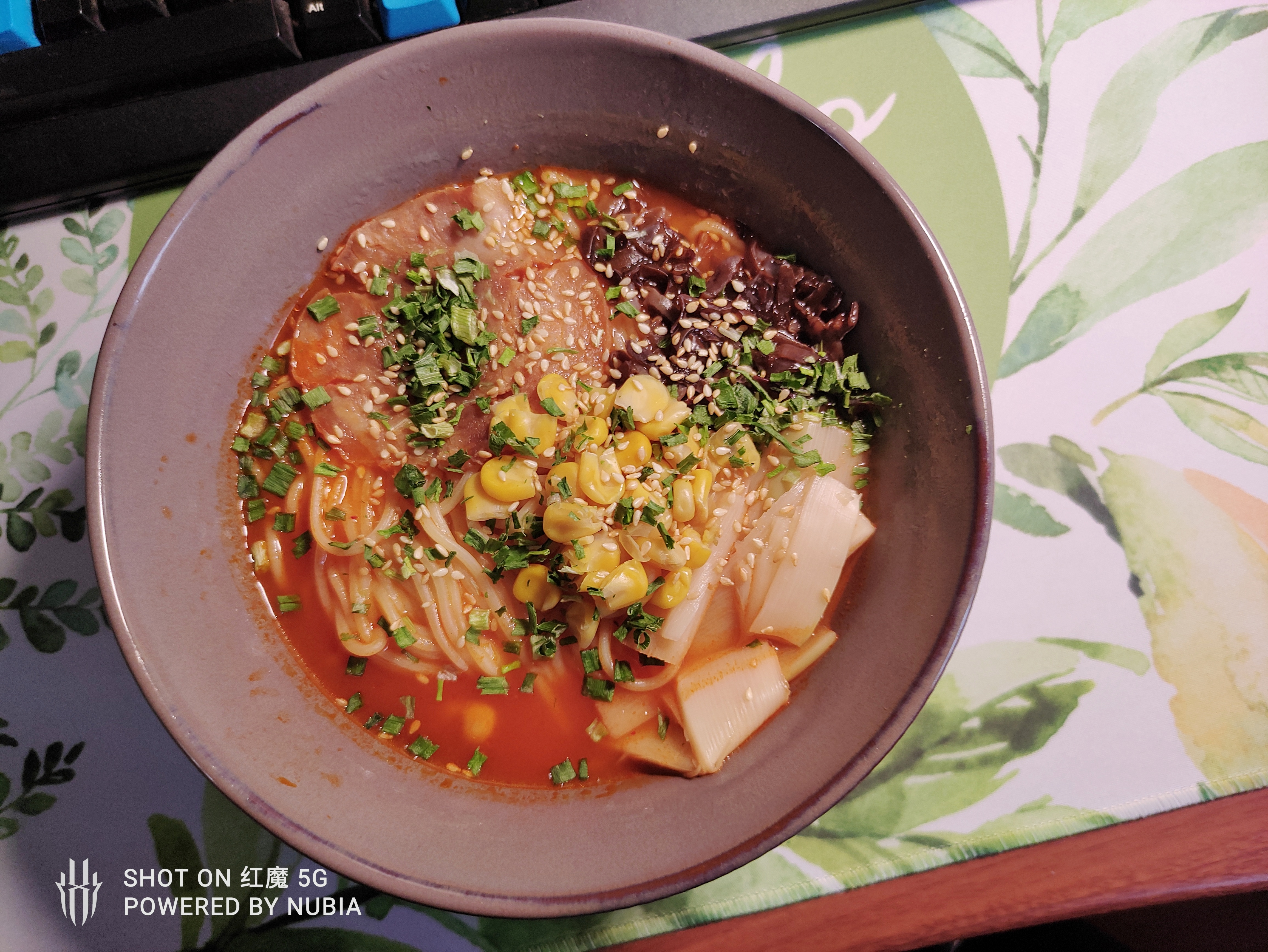 红魔5g全系标配144赫兹屏幕吗,红魔5g旗舰曝光144hz屏80w快充