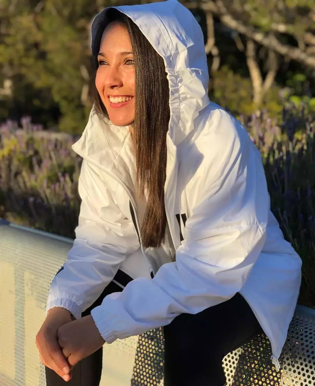 浣犺涪鐞冪殑鏍峰瓙鐪熺編浣滄枃,濮戝浣犲璺戠殑鏍峰瓙鐪熺編鍙ュ瓙