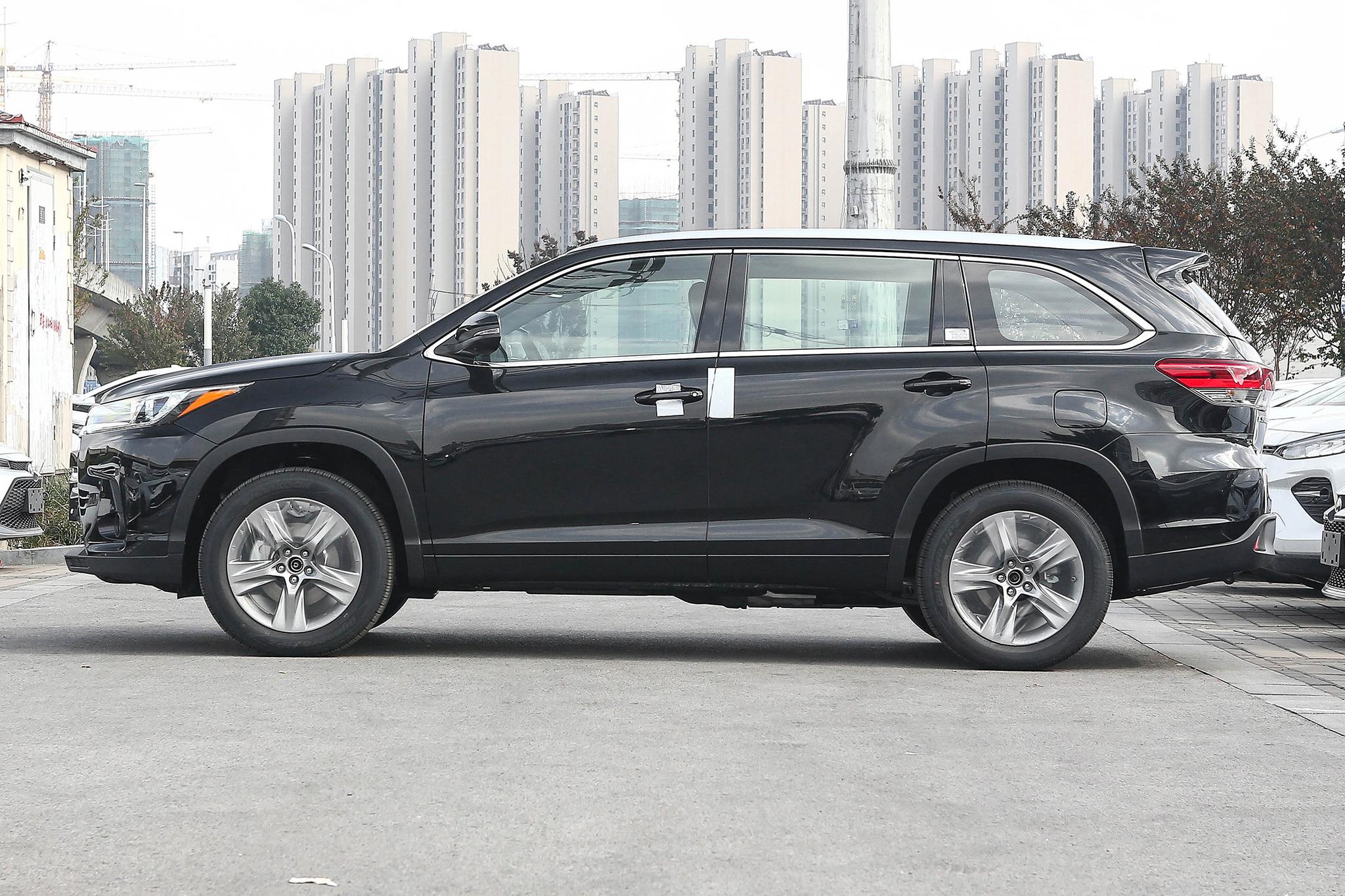 2023款丰田汉兰达车身刚性评测,汉兰达2021款四驱豪华7座内饰介绍