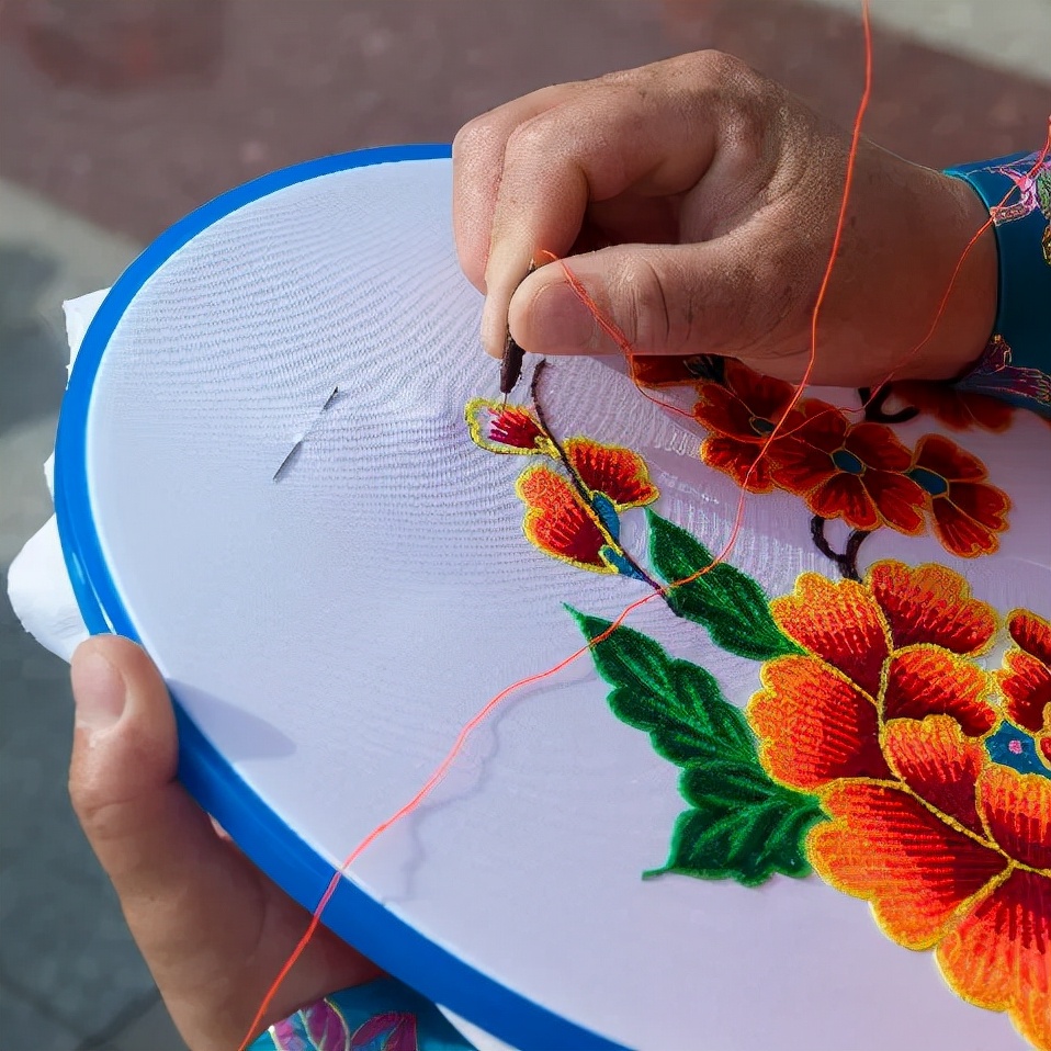 「内衣周刊」好物推荐｜新美婷禧绣：入骨高雅，轻盈灵动优雅浪漫