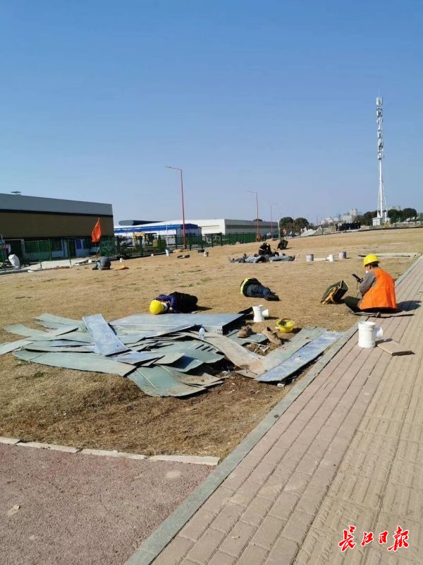 这一次，我放下笔，去雷神山做保洁员