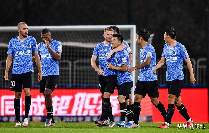 中超大连人vs青岛队,贝尼特斯江苏苏宁