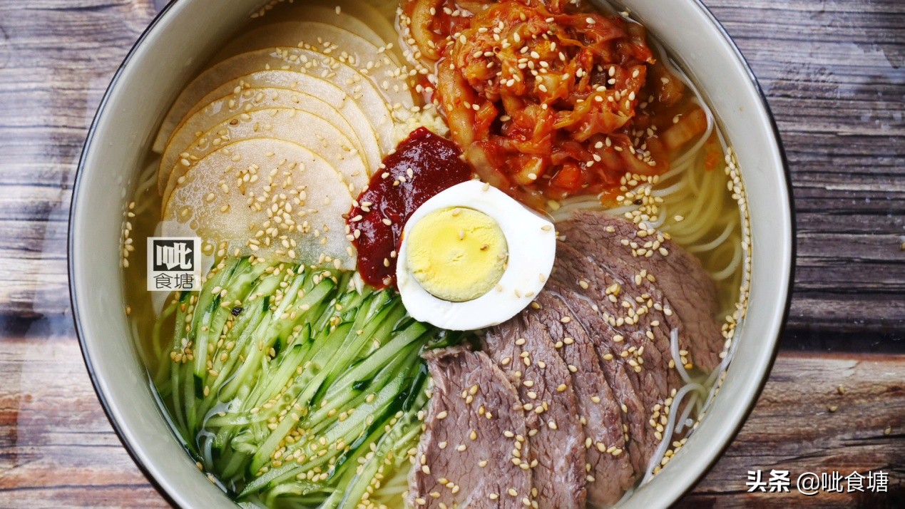 一碗正宗的冷面,一碗香喷喷的冷面怎么做