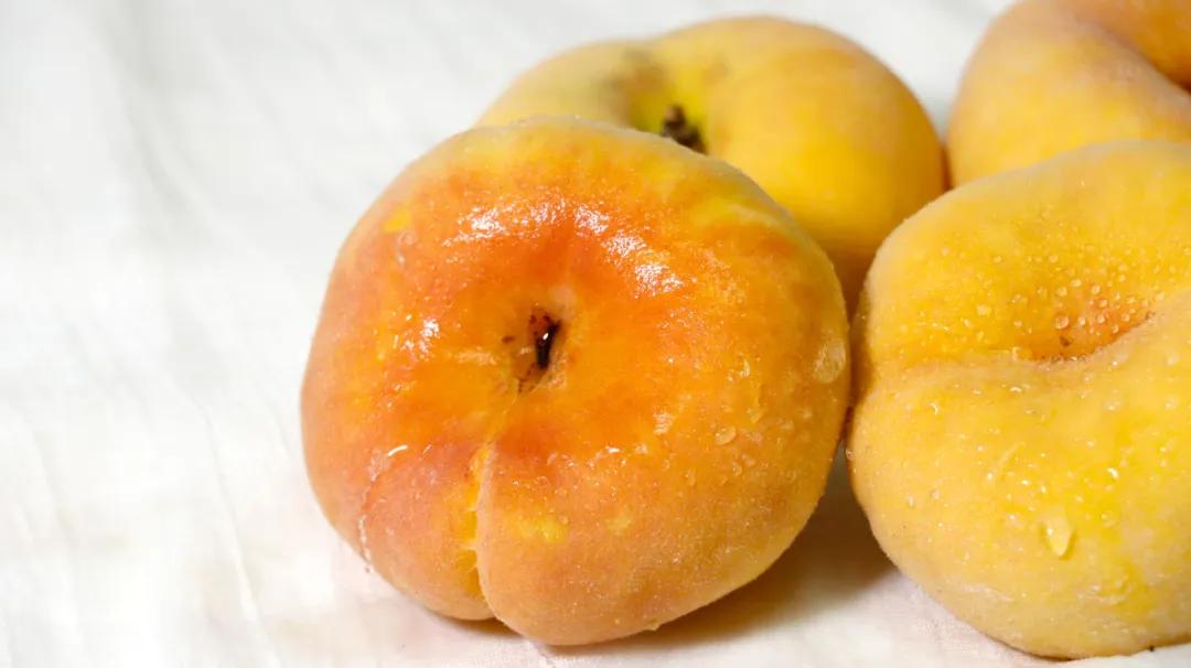 黄金蟠桃便宜,黄金蟠桃口感特别好价格实惠