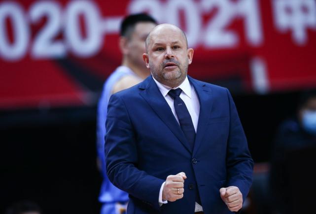 曝雅尼斯加盟山东男篮,全运会北京首钢男篮解立彬