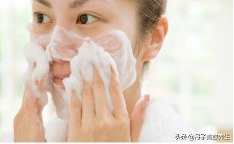 油性皮肤怎么洗脸护肤步骤,油性皮肤最好用什么方法洗脸