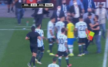 阿根廷vs巴拉圭与梅西引发冲突,巴阿大战上半场