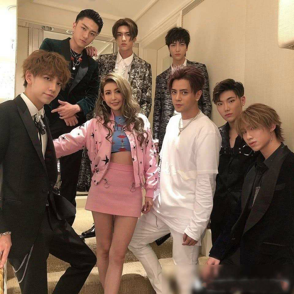 蝴蝶姐姐简恺乐完整视频,蝴蝶姐姐简恺乐食全食美