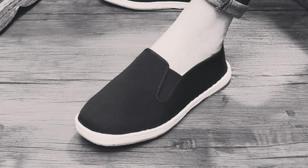 一双二十年的老布鞋,一双破布鞋