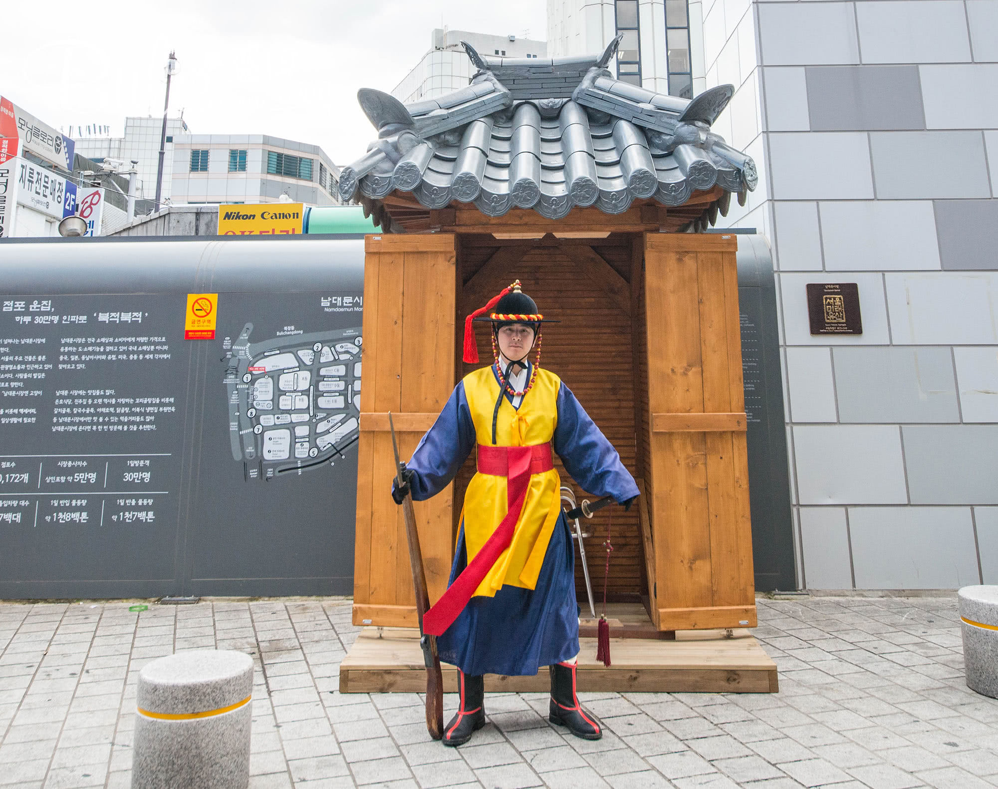 比北大门更适合买伴手礼的南大门市场,首尔便宜货的首选之地