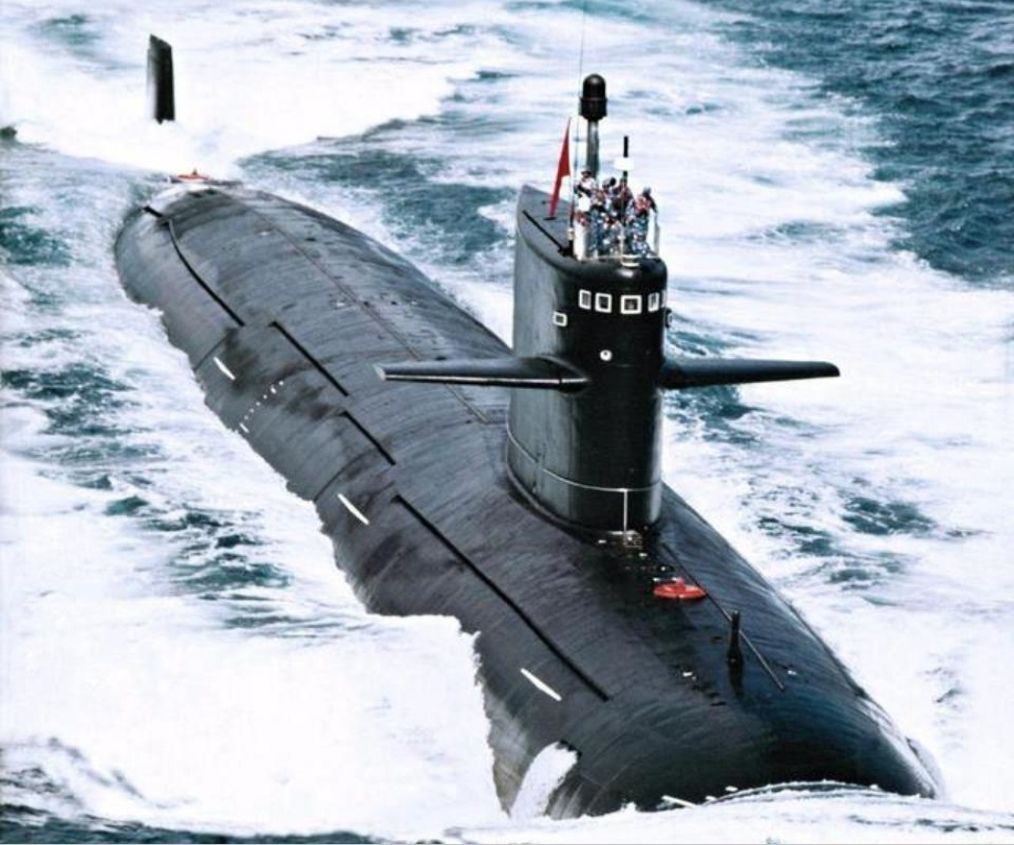 核潜艇可以在全球航行吗,核潜艇能跑到近海发射吗