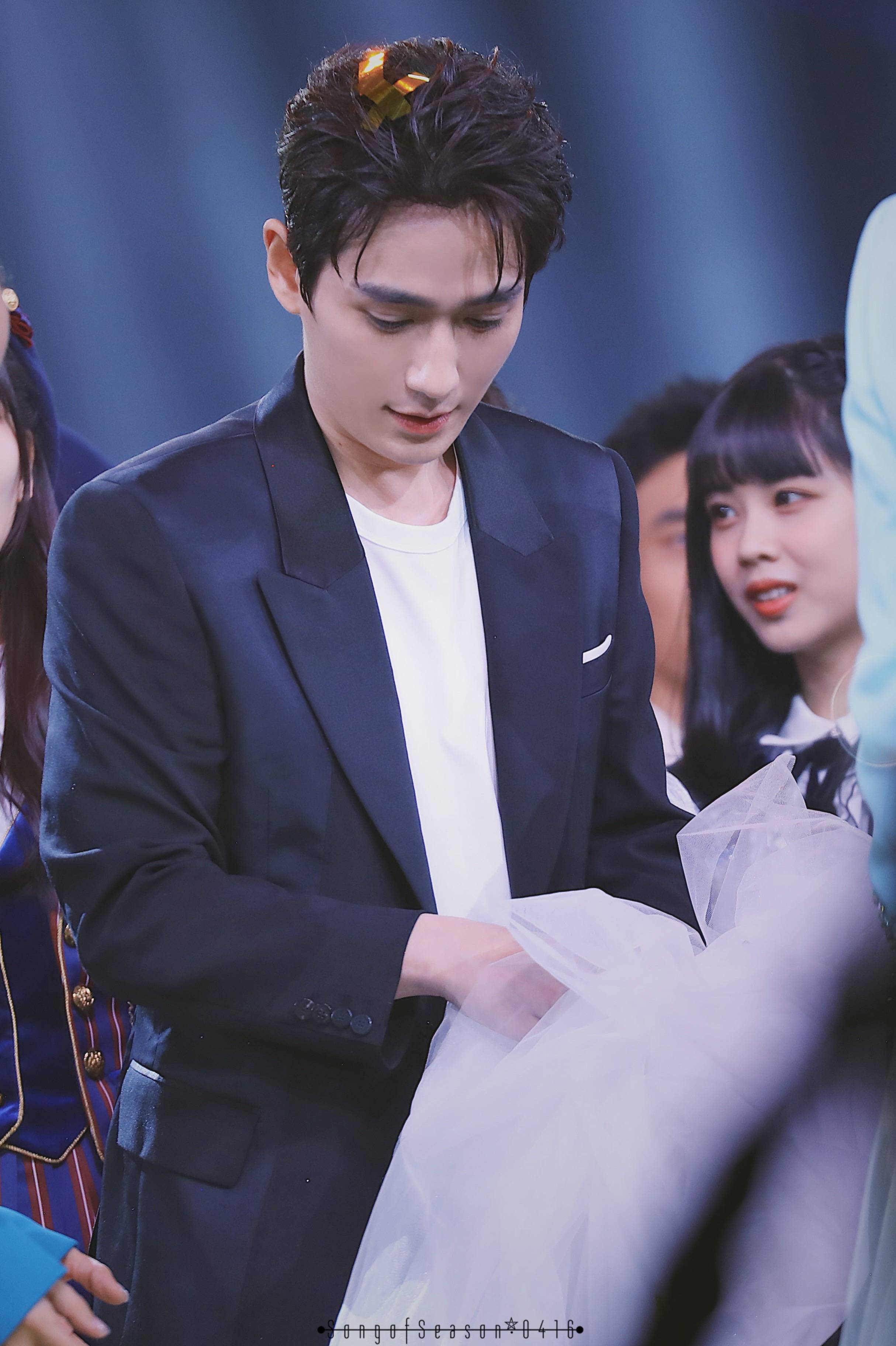 做梦梦到朱一龙,梦到与朱一龙相爱