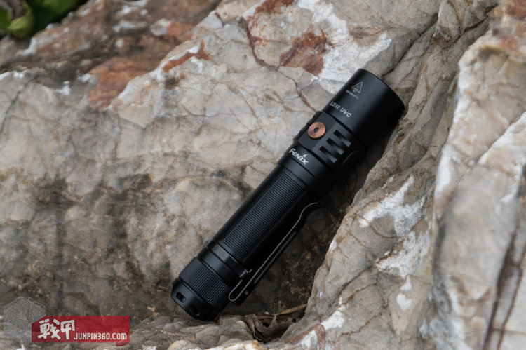 没有硝烟的消杀战疫，FenixLD32UVC手电