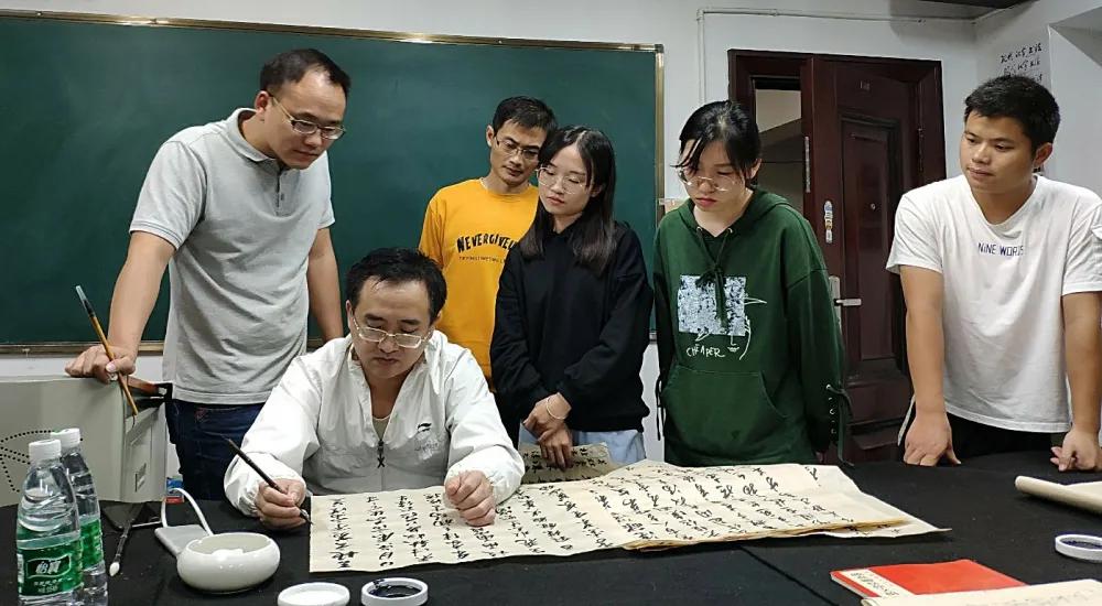 读书节读名著主题,读书节讲书