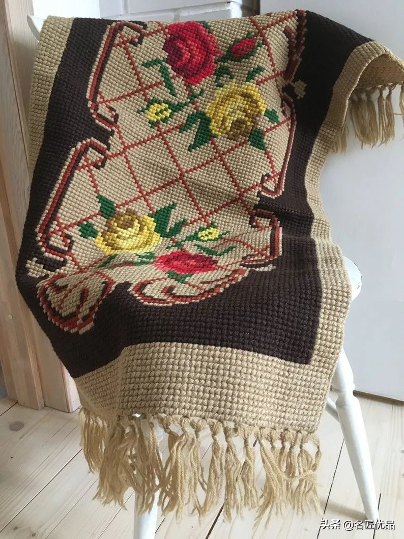 旧物利用!毛线用不完就用来刺绣,这才是十字绣最让人佩服的绣法