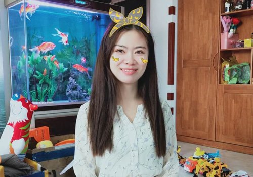 拉直头发怎么才能又蓬松又好看,拉直头发中分好还是斜分好