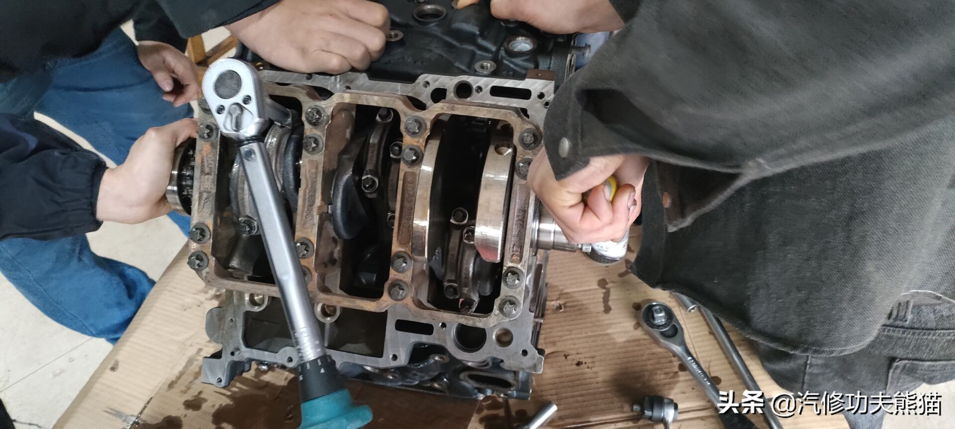 现在最新款的奥迪烧不烧机油,奥迪q7哪年有的柴油