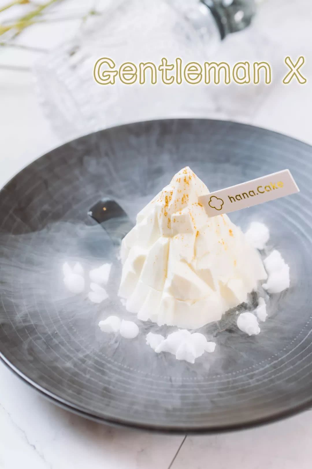 体育西这间甜品店，一屋子都是鲜花，还没有正式菜单……