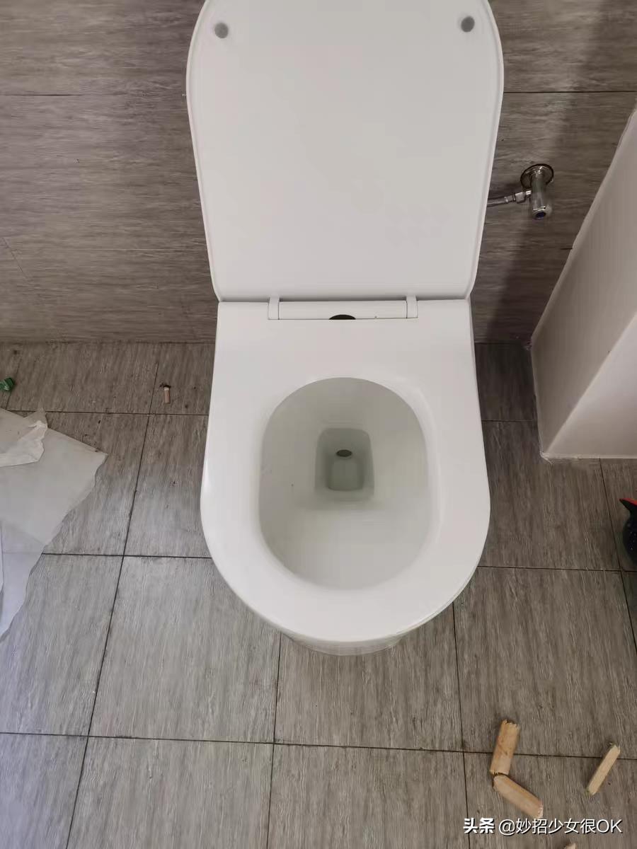 可乐加洗衣粉可以除马桶污渍吗,可口可乐能去除马桶尿渍吗