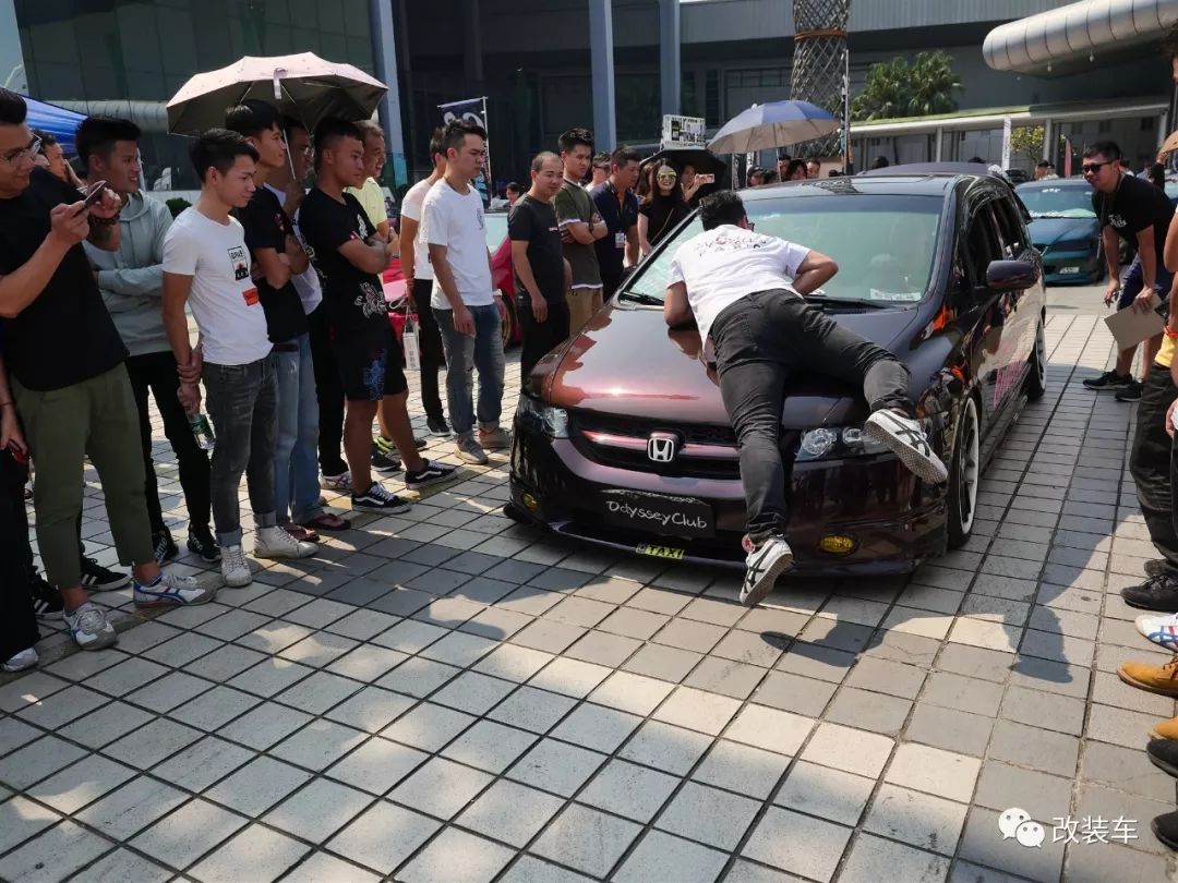改装车聚会,改装车齐聚车展