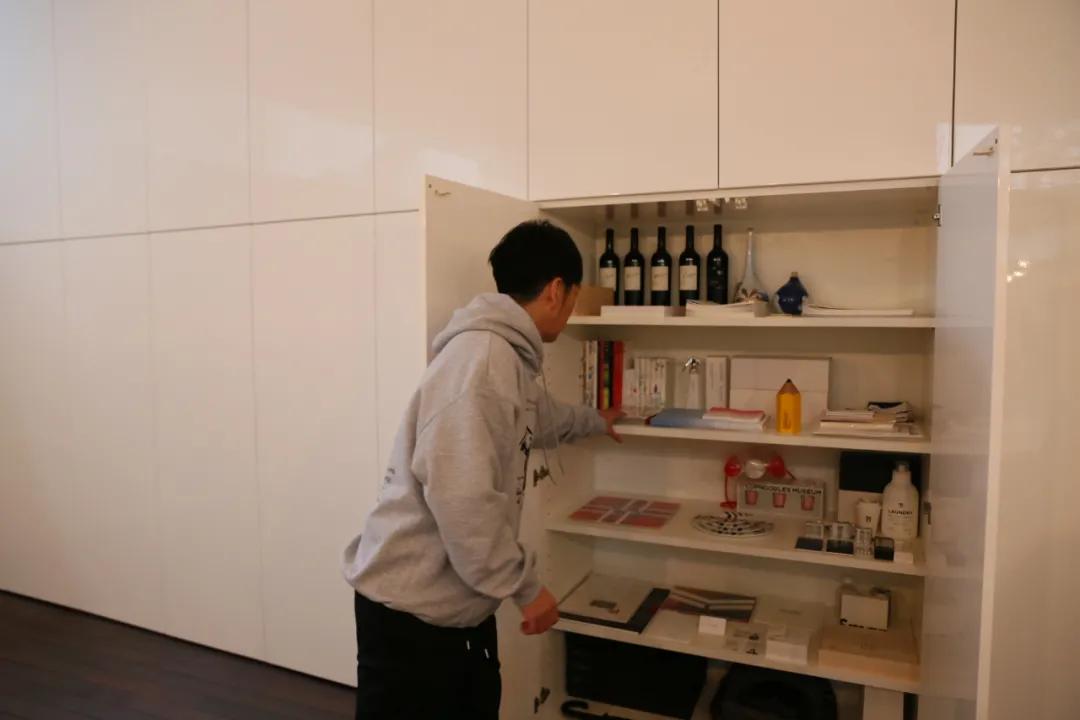 他为优衣库、日清变出设计魔术，这位日本设计师正在上海办展