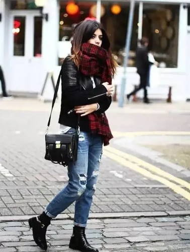 妈妈，我想要机车皮衣！要，要两件！妈妈真好，谢谢妈妈