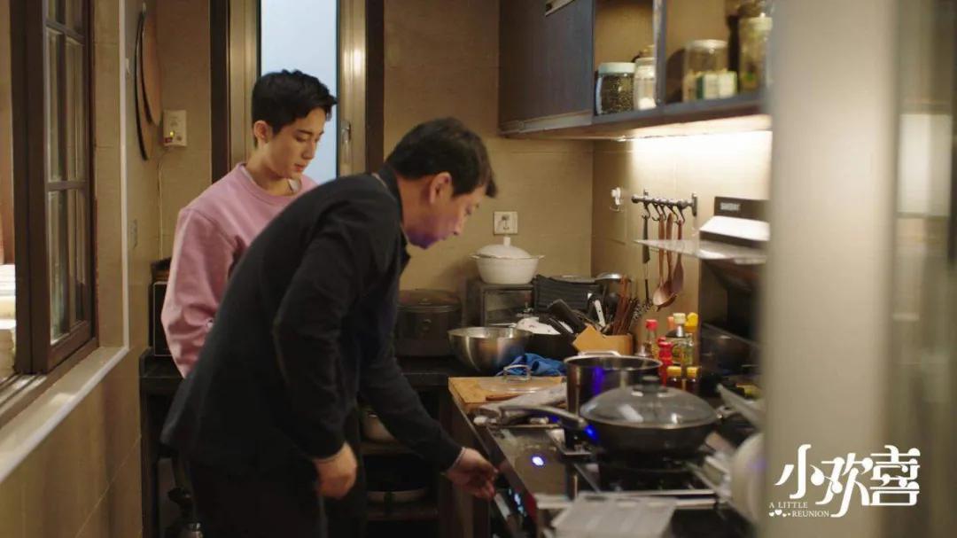 油烟机和集成灶哪个更好用更实用,油烟机跟集成灶到底哪个好