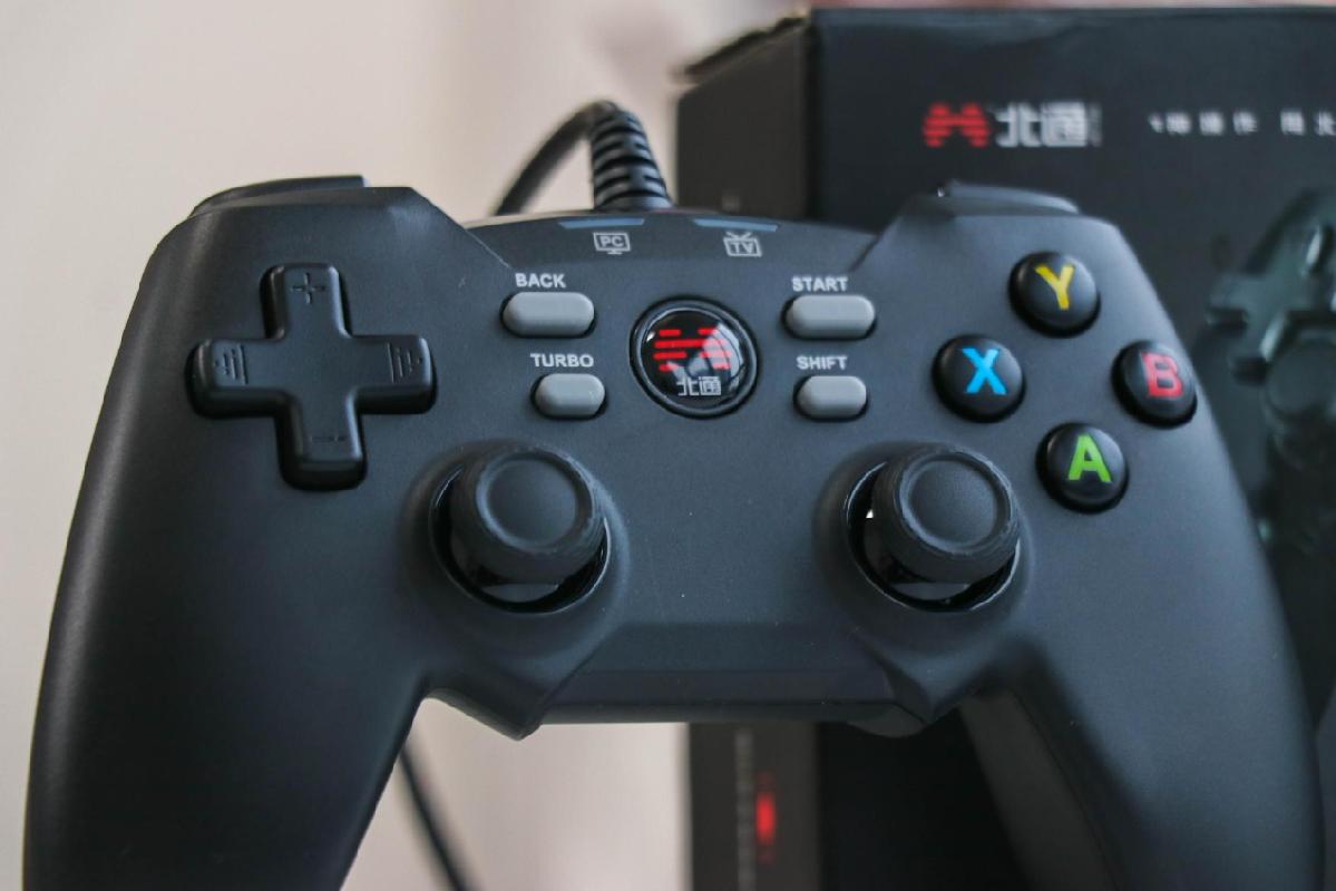 100元游戏手柄带体感,99元吃鸡游戏手柄